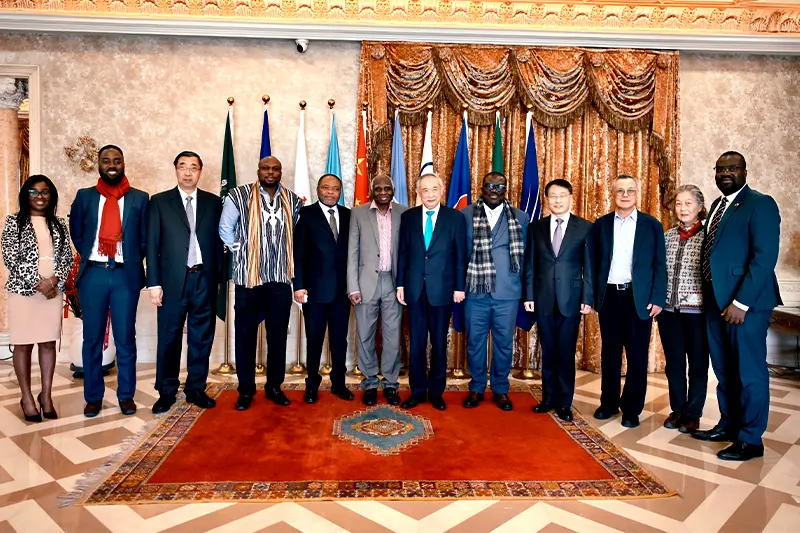 中非友好年李若弘与加纳总统顾问一行和苑会谈