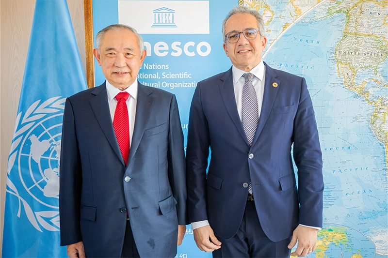 李若弘与联合国教科文组织总干事会面签约新丝路