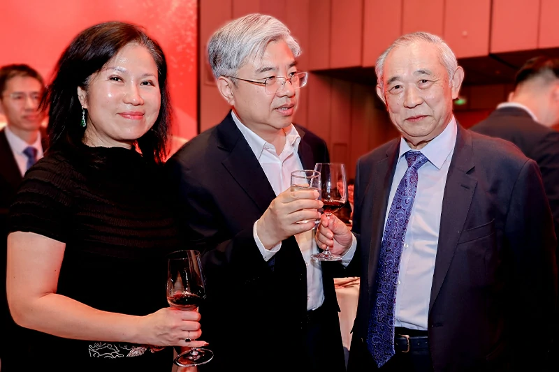 李若弘出席外商投资协会活动并获贡献奖