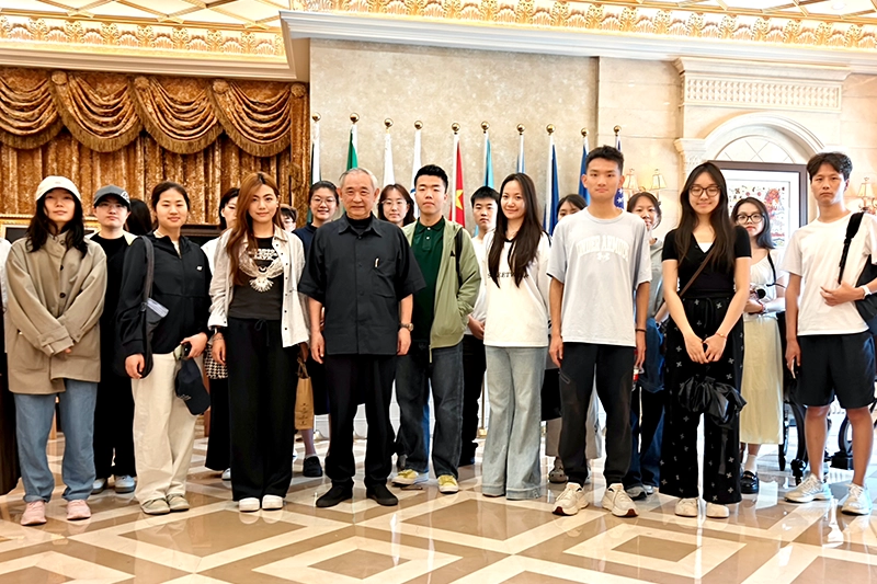 北京语言大学参观和苑博物馆对话青年成长空间