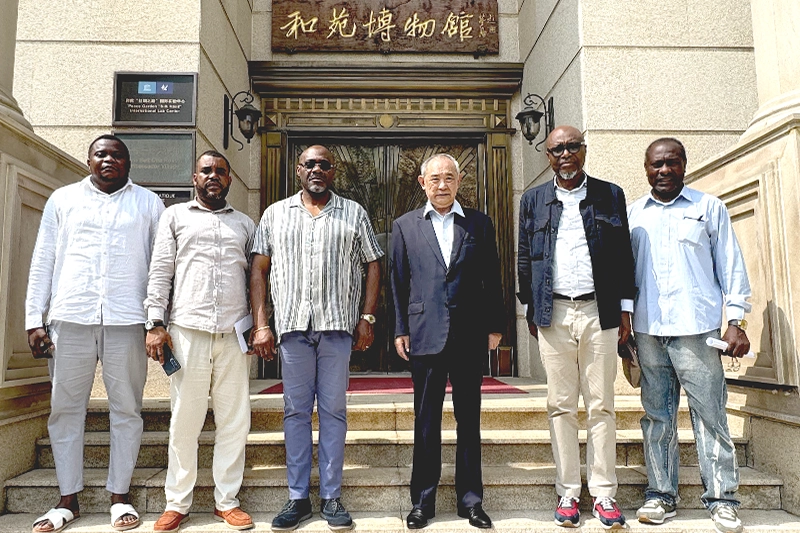 李主席会见参访和苑博物馆的刚果（金）国家代表团