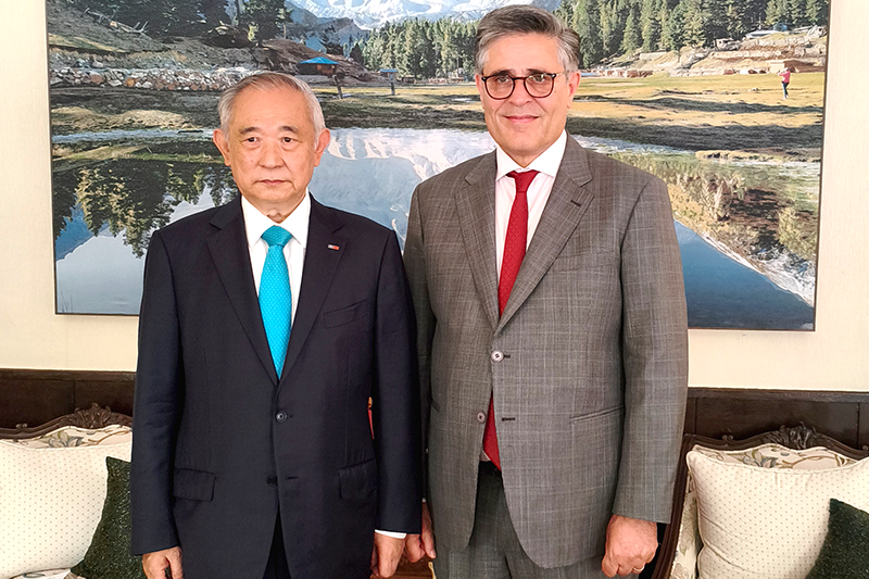 李若弘主席与巴基斯坦驻华大使哈什米在官邸会晤