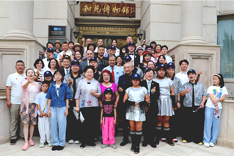 美国孤独症青少年艺术团唱响和苑音乐沙龙
